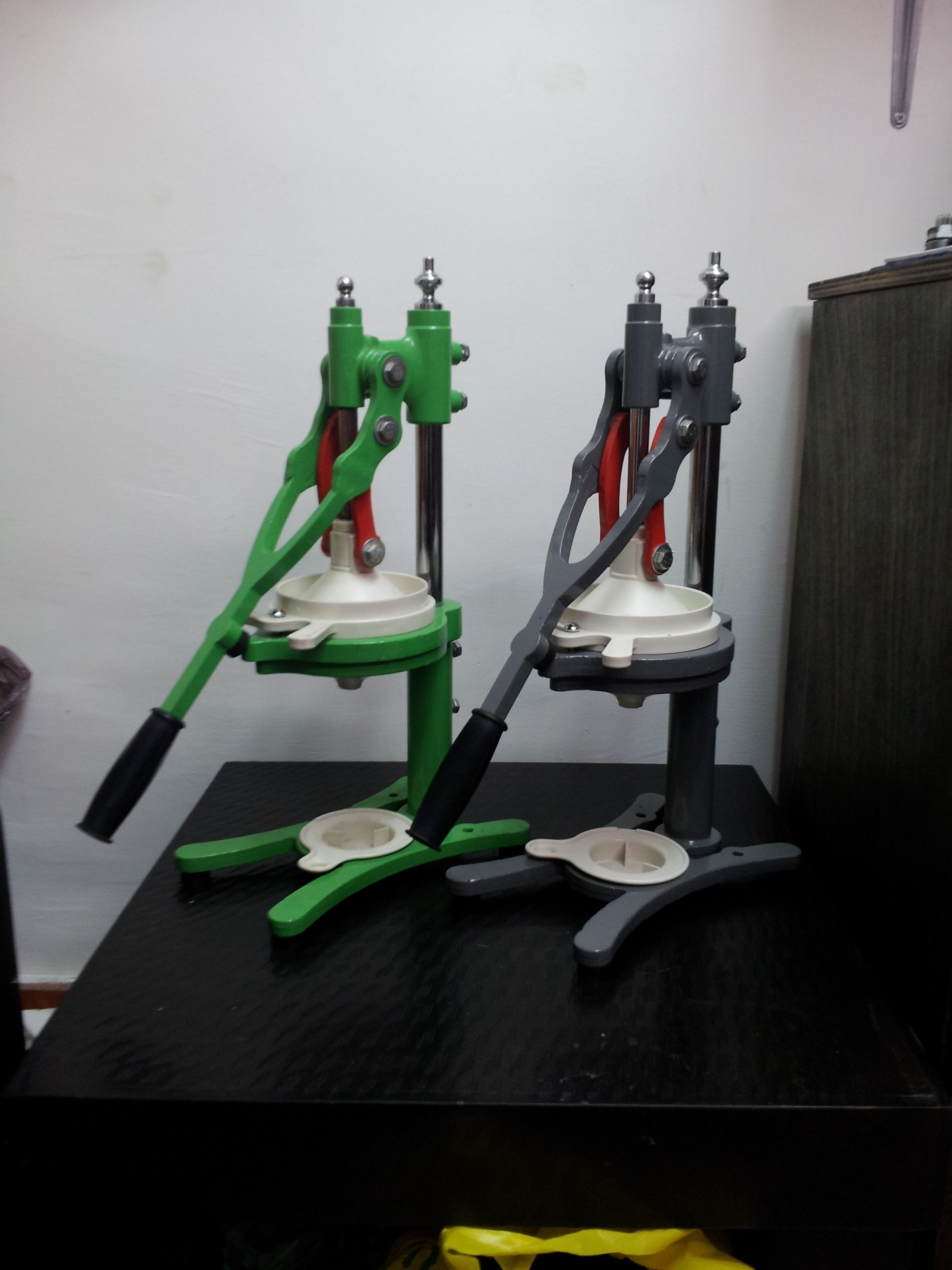 מסחטת רימונים והדרים